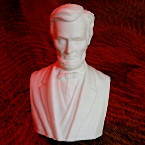 Abraham Lincoln Bust - 4 Inches - Picture 1 of 3