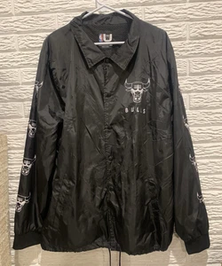 NBA U Chicago Bulls Men's Black Snap Up Windbreaker Jacket Size XXL Collar - Picture 1 of 15