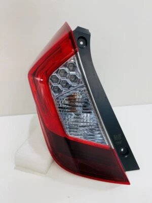 Lámpara de luz trasera izquierda LED genuina Honda Fit Jazz Hybrid GP5 STANLEY W1698 JDM OEM Foto 1 de 4