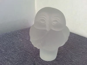 The Franklin Mint - Treasury of Owls Collection - Opaque Glass Art Nouveau Owl - Picture 1 of 5
