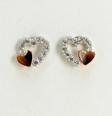 Aretes de oro blanco o amarillo de 14K en forma de corazón de circonita cúbica Foto 1 de 4