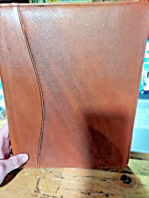 VINTAGE 1970'S LEATHER NOTE BOOK. - Image 1 of 4