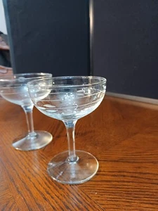 VINTAGE CRYSTAL CLEAR ETCHED CHAMPAGNE COUPES WINE GLASSES (Set of 2) - Picture 1 of 9
