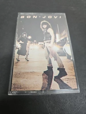 Bon Jovi Self Titled ST Cassette Tape 1984 PolyGram Records, Beautiful Shape! - Imagem 1 de 4