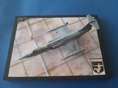 F-104 Starfighter diorama base 1/72 A.M.I. 5° stormo ( cm. 28x21x1 ) - Immagine 1 di 3