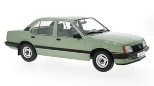 OPEL Ascona C - 1981 - verde - MCG 1:18 - Imagen 1 de 6