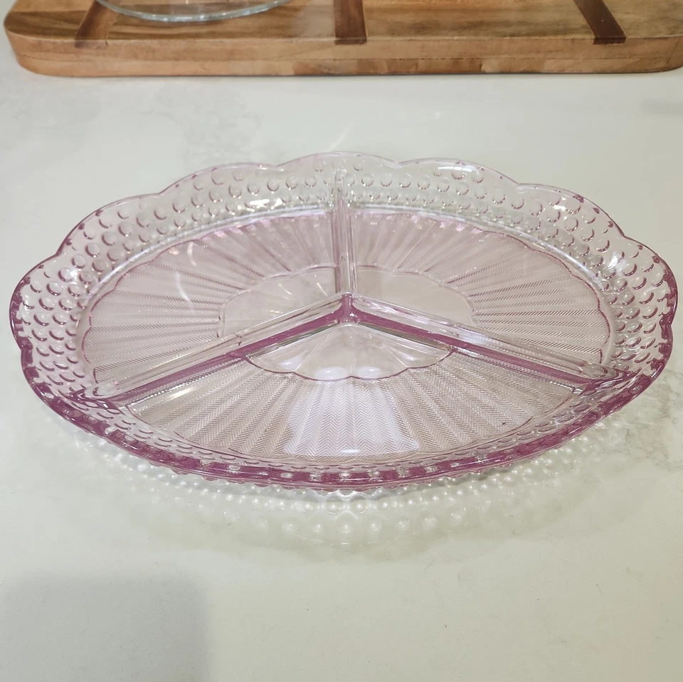 Bandeja de aperitivos Emily’s Attic Pink Hobnail Divided Deli de Gorham excelente estado Foto 1 de 2