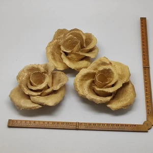 3 rose in cartapesta centrotavola colore oro d. 12 cm - Picture 1 of 7