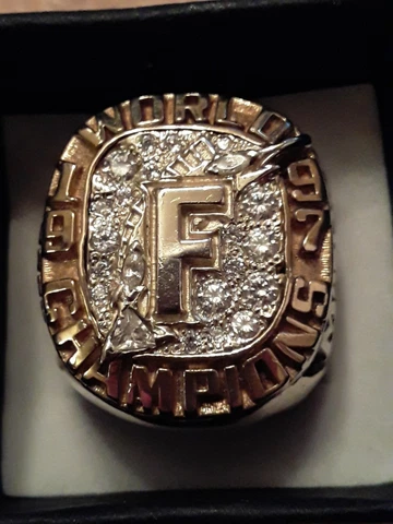 FLORIDA MARLINS 10K 1997 WORLD SERIES CHAMPIONSHIP RING Cover