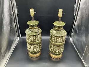 Coppia Lampade Ceramiche Vintage MCM Verde Con Accenti Bianco e Oro - Foto 1 di 8