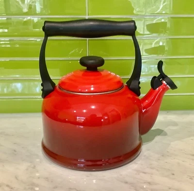 LE CREUSET TRADITIONAL KETTLE Rich Red Enamel Whistling Kettle- Excellent Cond/n - Image 1 of 4
