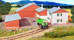 N Scale Buildings - 37026 - N Farm - Kit - Picture 1 of 4
