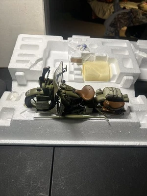 Franklin Mint Harley Davidson 1942 WLA Warhorse Military  Motorcycle 1:10 Scale - Image 1 of 4