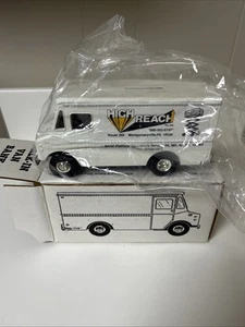 ERTL GRUMMAN OLSON KURBMSTER BEGEHBARE MÜNZBANK, REICHWEITENARBEITSBÜHNEN - Bild 1 von 5