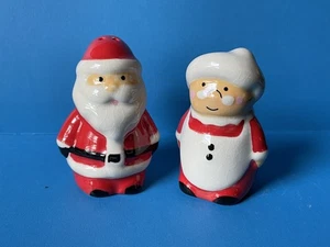 Vintage Christmas Mr And Mrs Santa Claus Salt And Pepper Shaker Set 2 5/8” - Picture 1 of 6
