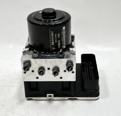 2018 Porsche Macan Anti Lock Brake Pump Assembly Oem 95b614518l 95b907379l 17 18 - Image 1 of 4
