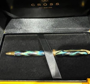 Bolígrafo Cross Pinnacle Peacock Azul/Verde y Dorado Nuevo En Caja Hecho en EE. UU. - Imagen 1 de 3