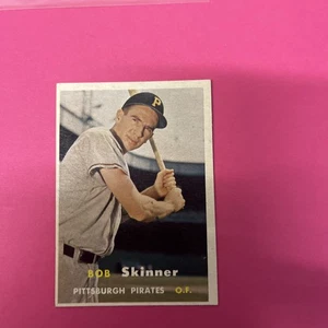 1957 Topps #209 Bob Skinner - Pittsburgh Pirates mark on back - Picture 1 of 4