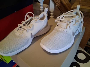 Nike Flex Experience RN10 Women's Sneakers Size 9M - Picture 1 of 7