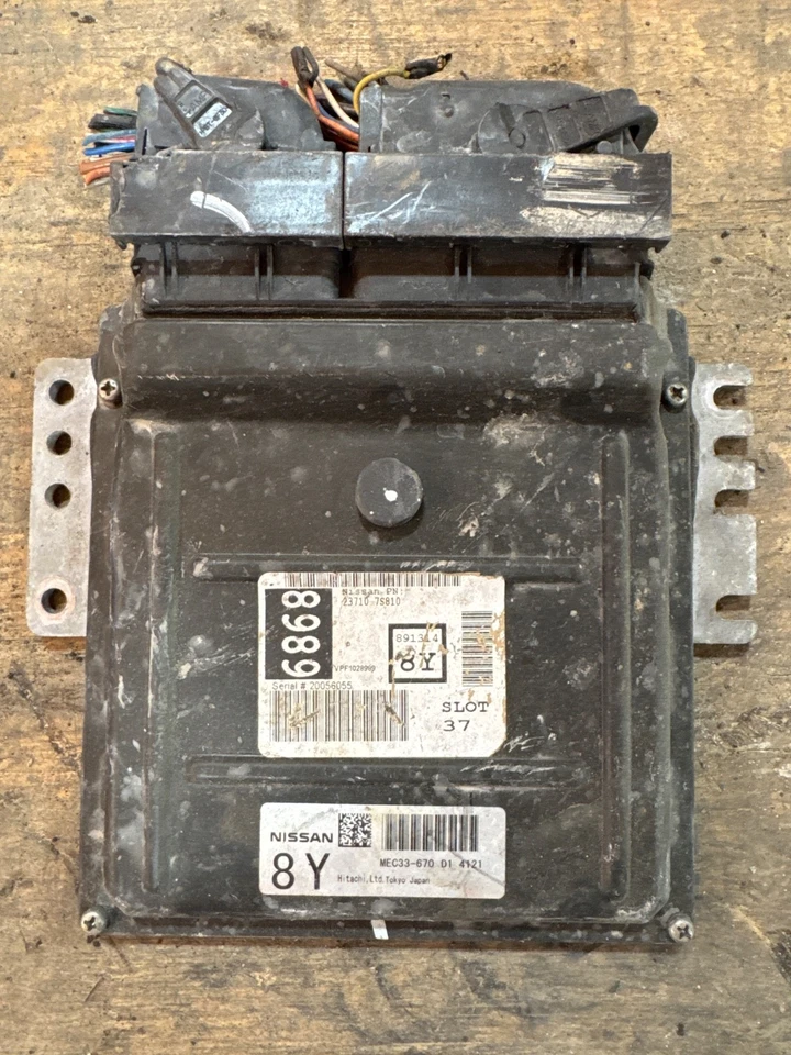 Nissan Titan 2004 5,6 L ECU ECM módulo de computadora Mec33-670 D1 23710-7S810 Foto 1 de 2