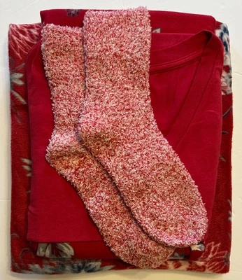 New Liz Claiborne 4 PC Set Pajamas & Socks & Blanket Size XS PJs Fast Ship - Image 1 of 4