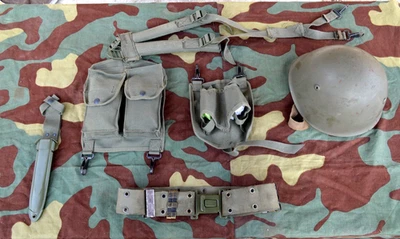 SET SPALLACCI/CINTURONE /ELMETTO M33/ TASCHE P.CARICATORI/FODERO ESERCITO IT. - Immagine 1 di 4