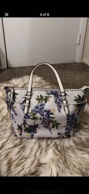 Bolso de mano DANA Buchanan Foto 1 de 4