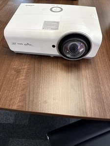 VIVITEK DX881ST DLP SHORT THROW Projector HDMI - Picture 1 of 4