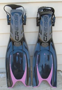 NEW Cressi Frog Plus Open Heel Swim Dive Diving Fins - Pink Black Small / Medium - Picture 1 of 5
