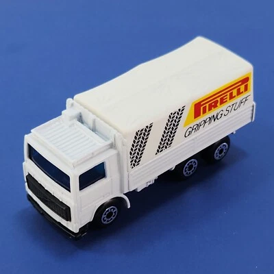 Matchbox 1984 Volvo Firelli Tires White Truck 1:90 Scale Diecast Model Foto 1 de 4