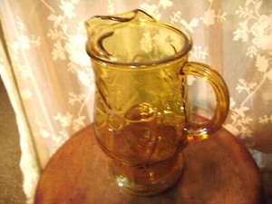 VINTAGE LARGE AMBER DAISEY FLOWER 9.5" HT. GLASS PITCHER- ICE LIP - Picture 1 of 7