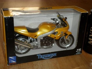 [NEWRAY BRAND] TRIUMPH RS, Motorcycle Diecast Model Toy, SCALE: 1/12 - Picture 1 of 10