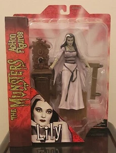 THE MUNSTERS Diamond Select "Lily Munster" Collectible Action Figure (2012) RARE - Picture 1 of 7