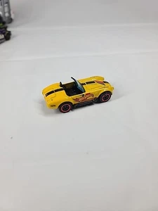 Hot Wheels Shelby Cobra 427 S/C HCX48 Retro Racers Yellow - Picture 1 of 6