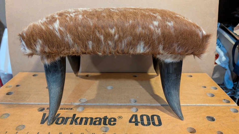 Винтажный ручной работы воловья кожа и рог ноги табурет 15 1/4 «Lx 9 1/2» w x 9 3/4» h - Изображение 1 из 4