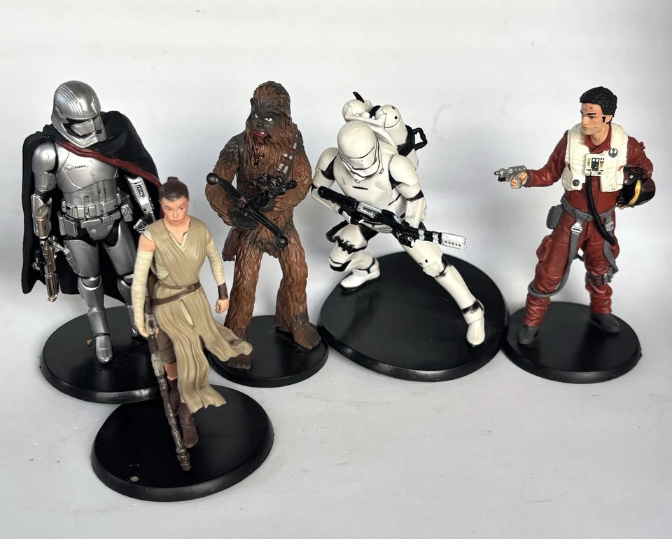 Lote de 5 bonecos de ação Star Wars Disney PVC enfeites de bolo com caixa de lata - Imagem 1 de 4