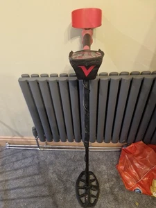 MINELAB VANQUISH 440 METAL DETECTOR  - Picture 1 of 8
