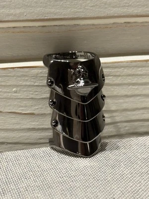 Anillo armadura Vivienne Westwood negro ligeramente usado talla S Foto 1 de 3
