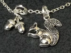 Squirrel and Acorns Charm Tibetan Silver with 18" Necklace BIN - Foto 1 di 2