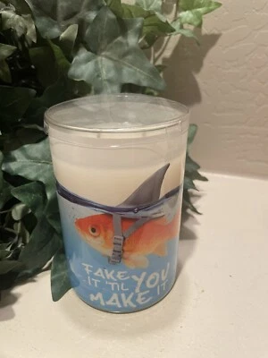 VELAS CAÑÓN DORADO 22 OZ SAL MARINA VAINILLA VELA - NUEVO *Raro* Foto 1 de 2