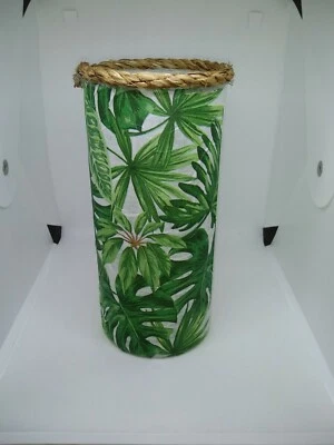 Jarrón cilíndrico hoja tropical Foto 1 de 3