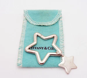 Vintage Tiffany & Co. Sterling Silver 42 by 42mm Star Key Ring & Charm & Pouch - Foto 1 di 8