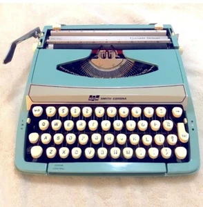 1960s Smith Corona Corsair Deluxe Portable In Robin Egg Blue Typewriter - Picture 1 of 16