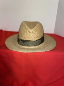 Lady Cobra Straw Hat Woman’s One Size- Camo Band- Estate Find - Picture 1 of 9
