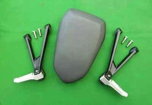 GENUINE BMW S1000RR PASSENGER SEAT & FOOTRESTS PACKAGE 2019 to 2024 K67 - Picture 1 of 5
