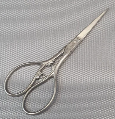 Belle petite paire de ciseau ancienne #38 - Photo 1/4