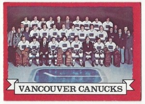 1973-74 OPC HOCKEY #107 CANUCKS TEAM CARD - VG+/EX-