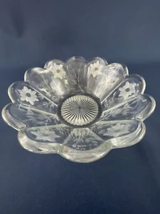 Antique Edwardian clear pressed & etched glass salad / berry bowl c.1905+ ground - Picture 1 of 6