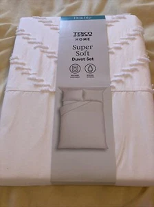 Super Soft-Double Duvet Set. White Clipped Jacquard Design. - Picture 1 of 6