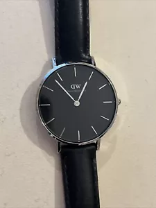 Daniel Wellington Schwarze Lederarmbanduhr - Bild 1 von 4